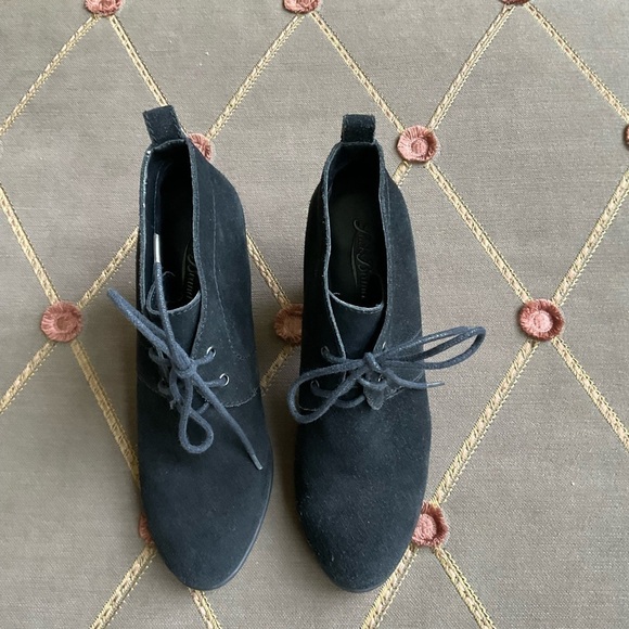 Lucky Boots Suede Ankle High Heel Black (7.5) - Picture 2 of 9